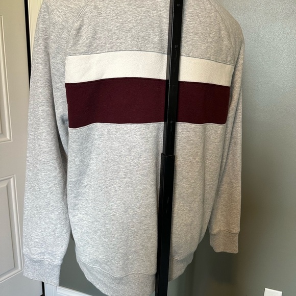 Gray and Burgundy Men's Sweater - Picture 4 of 4